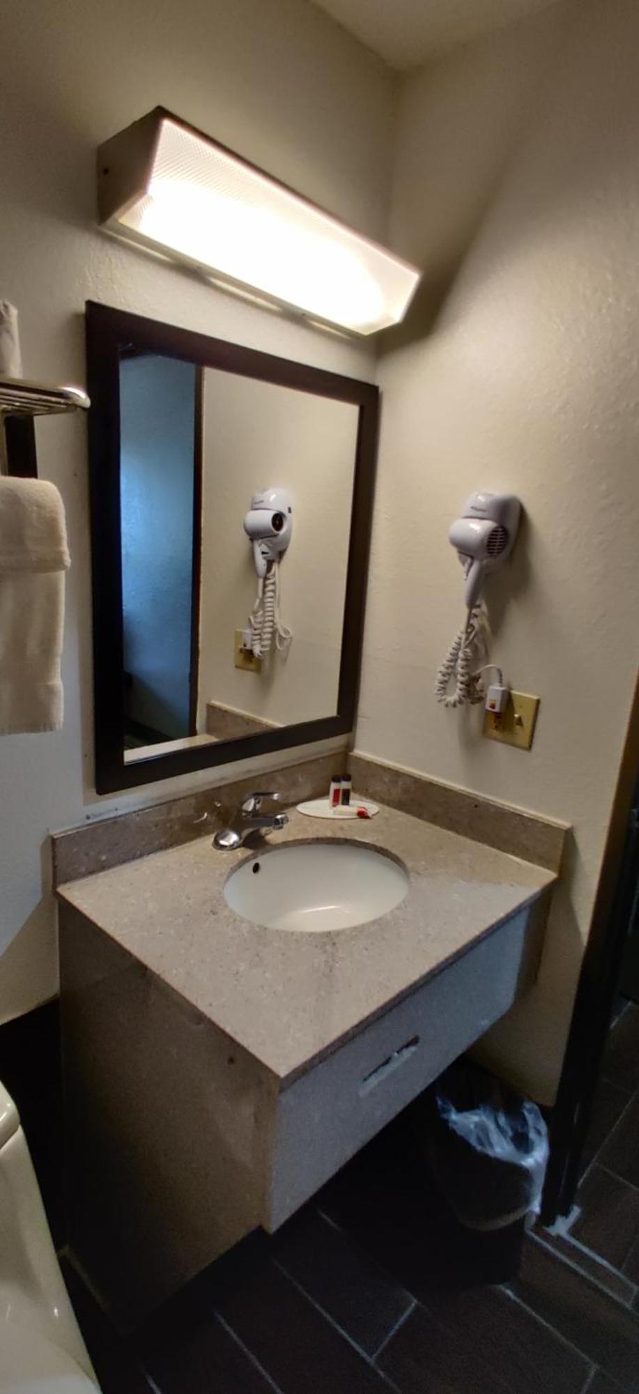 Super 8 By Wyndham Champaign Motel Room photo